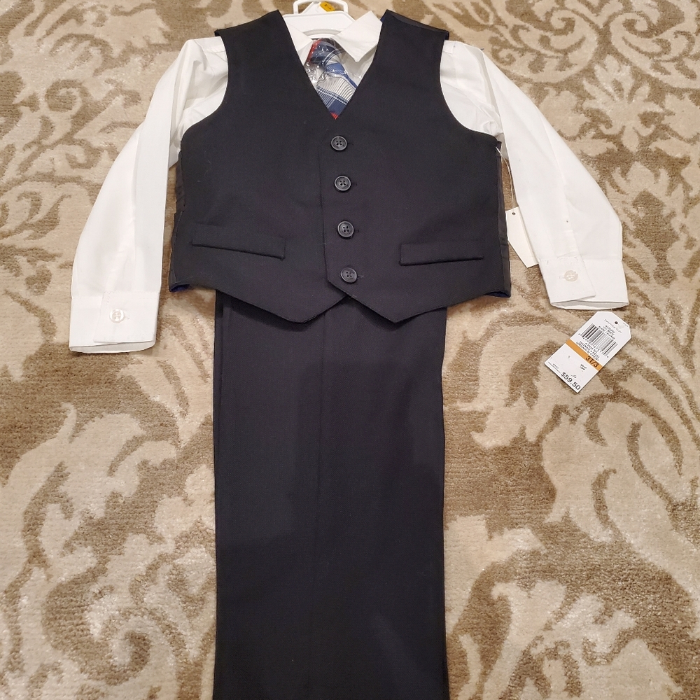 Boys Nautica 4 piece set nwt size 3T